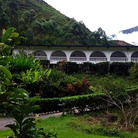 Hosteria La Eterna Primavera Huigra Exterior foto