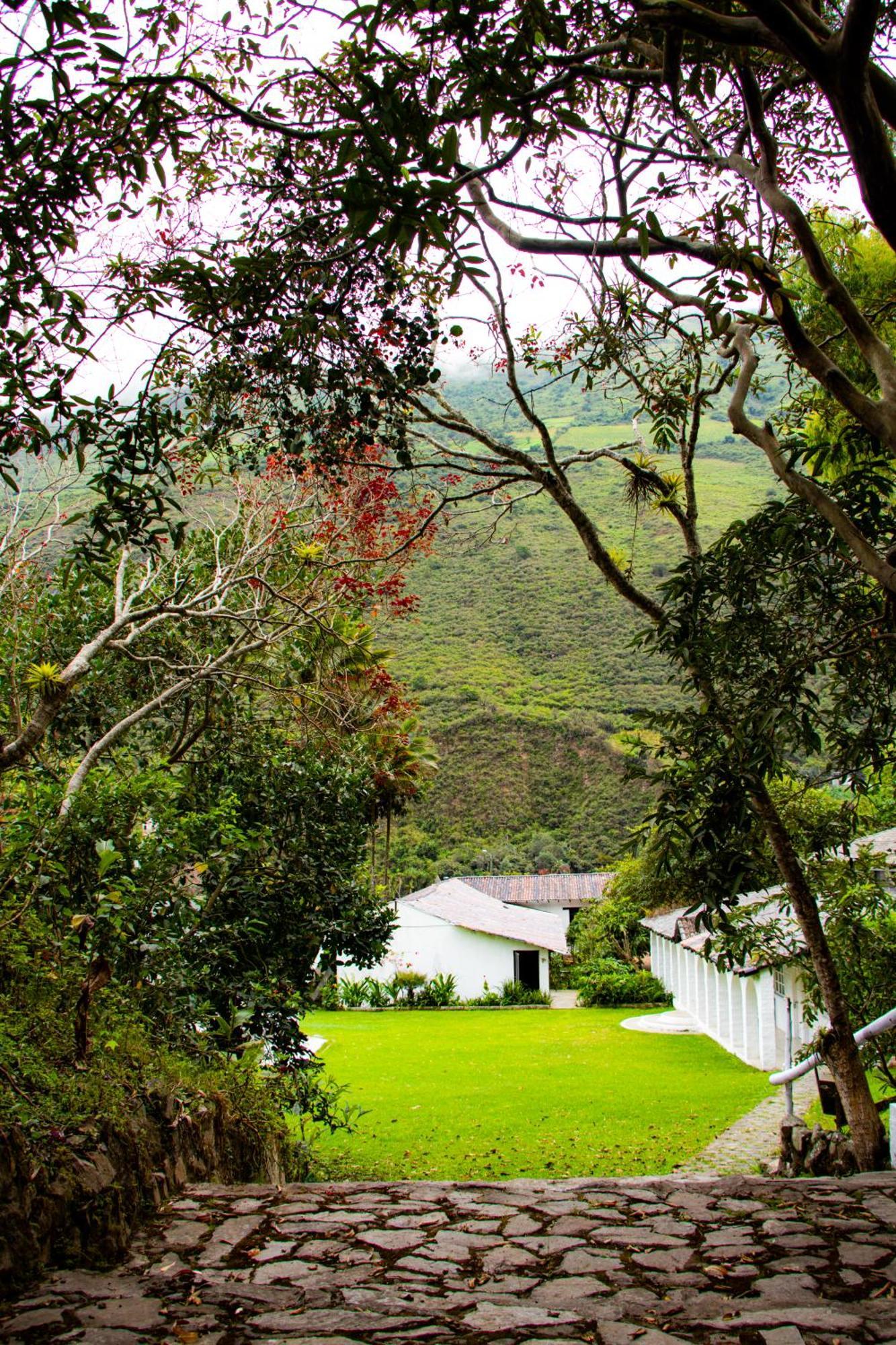 Hosteria La Eterna Primavera Huigra Exterior foto